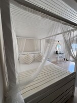 Sábanas de algodón egipcio, ropa de cama de alta calidad y minibar 