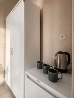 Sábanas de algodón egipcio, ropa de cama de alta calidad y minibar 