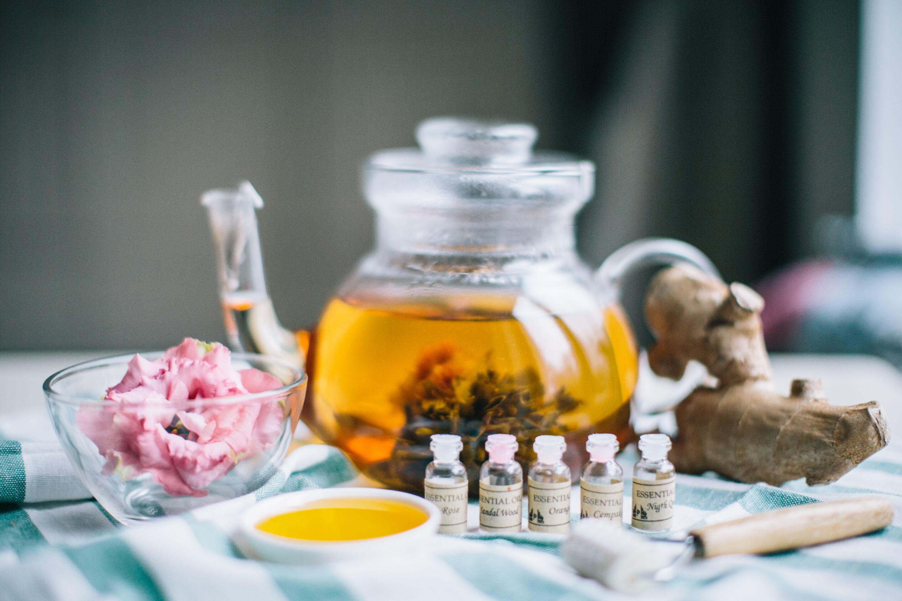 Salas de tratamiento para parejas, un sauna, una bañera de hidromasaje