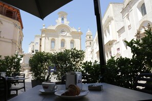 Desayuno de cocina local (EUR 2 por persona)