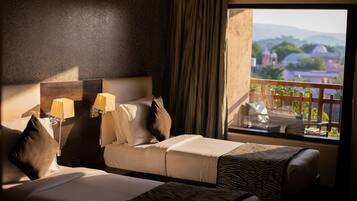 Deluxe Twin Room, 2 Single Beds | Egyptian cotton sheets, premium bedding, memory-foam beds, in-room safe