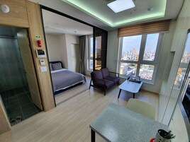 Habitación doble | Edredones de plumas, sistema de insonorización, wifi gratis