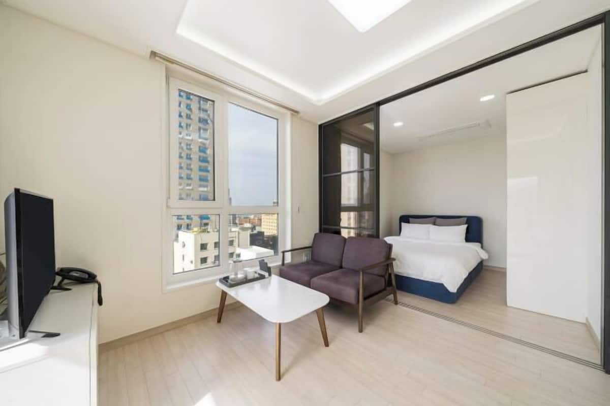 Down comforters, soundproofing, WiFi (free), bed sheets