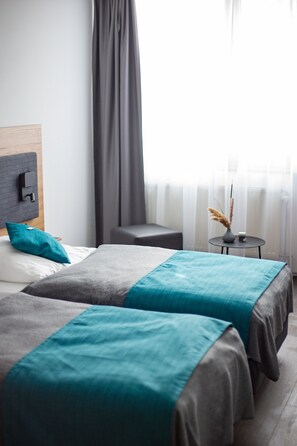 Classic Double Room | Desk, blackout drapes, free WiFi, bed sheets - Hotel Am Park (Reichenbach im Vogtland)