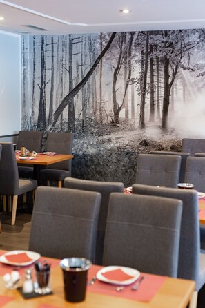 Daily buffet breakfast for a fee - Hotel Am Park (Reichenbach im Vogtland)