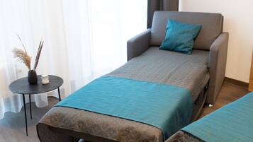 Comfort Double Room | Desk, blackout drapes, free WiFi, bed sheets