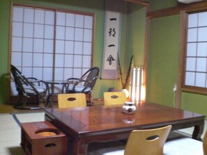 Deluxe Apartment, 2 Bedrooms, Non Smoking, Kitchen | Iron/ironing board, free WiFi, bed sheets - Numazu Ikkyuuan (Numazu)