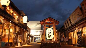 Shopping mall