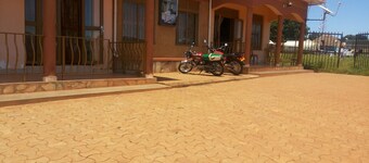 Bayan Hotel