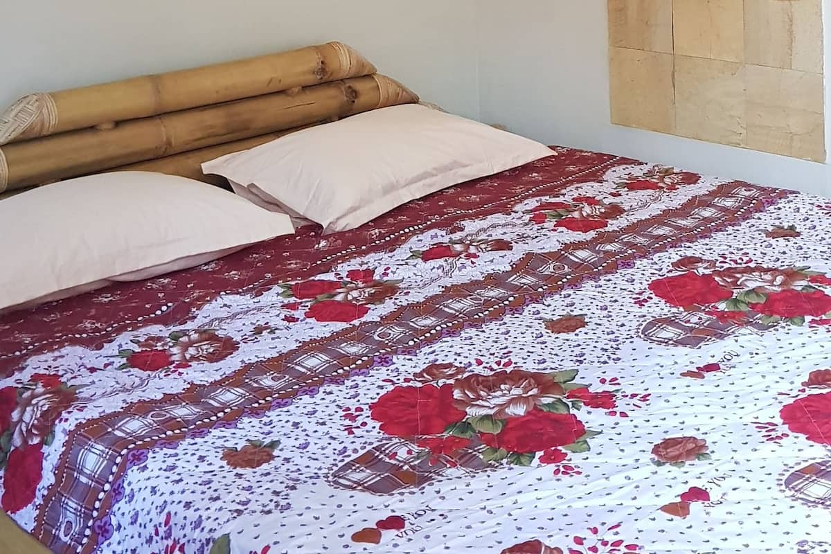 Double Room | Rollaway beds, free WiFi, bed sheets
