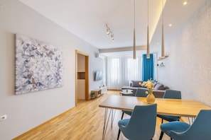 Apartment, 2 Schlafzimmer (17) | Wohnbereich
