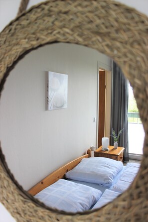 Cunas gratuitas y ropa de cama 