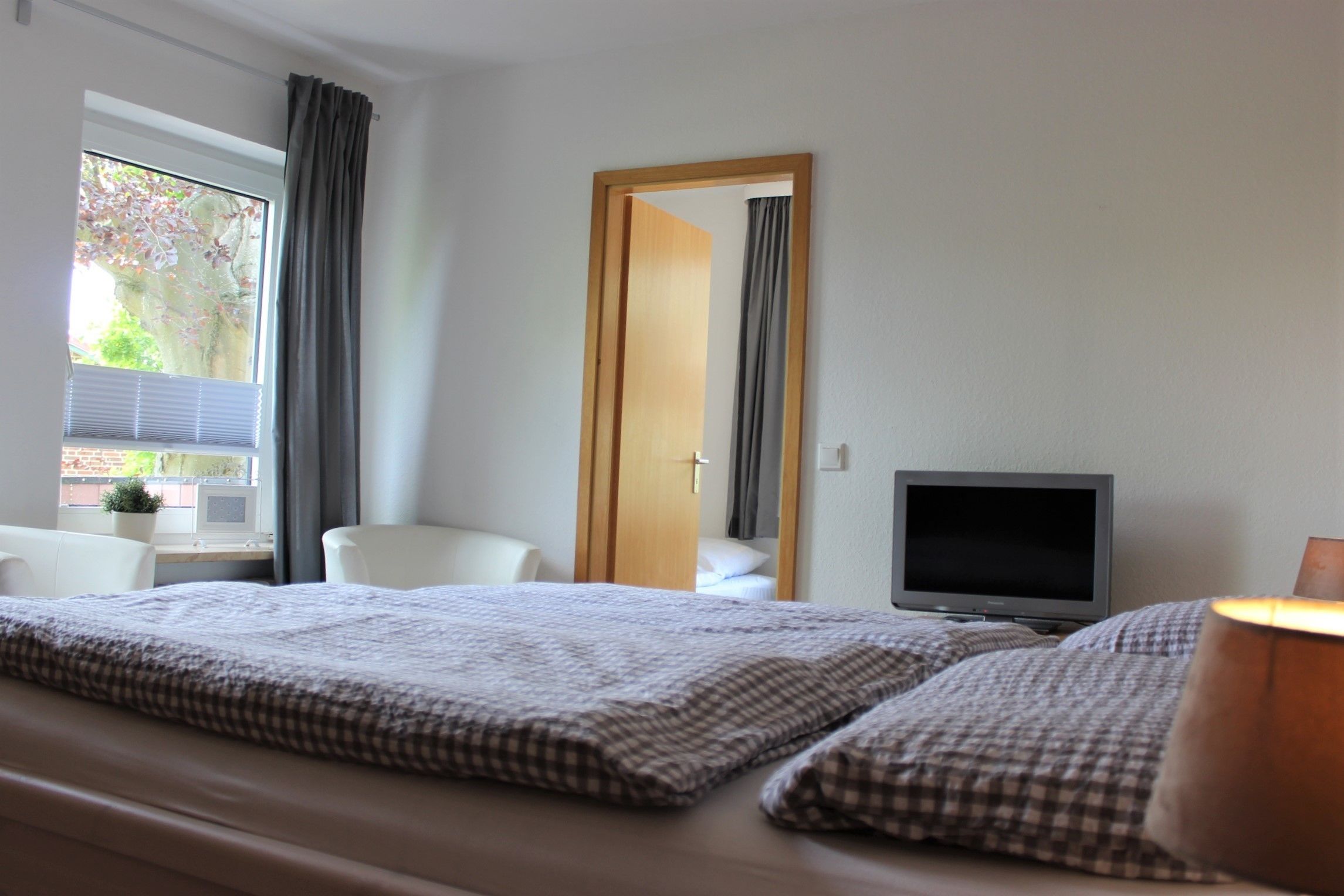 standard quadruple room | free cots/infant beds, bed sheets