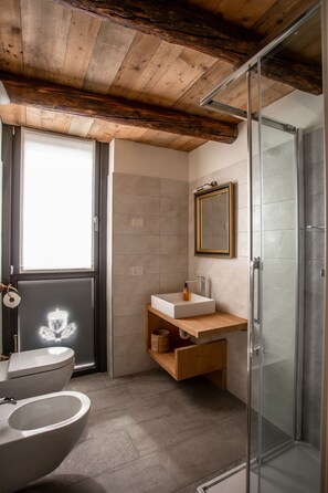 Habitación superior | Baño | Toallas 
