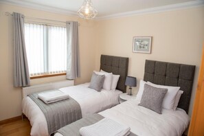 2 chambres, fer et planche Ă repasser, Wi-Fi gratuit, draps fournis