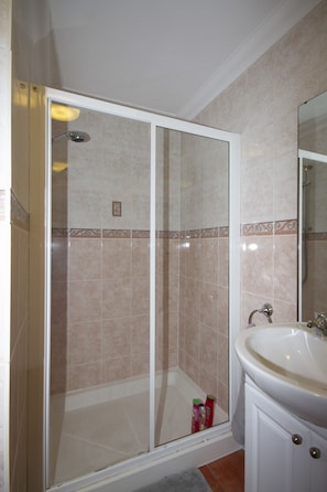 Apartment, 2 Schlafzimmer | Badezimmer | Handtücher