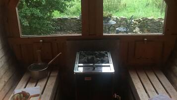 Couples treatment room(s), body treatments, hydrotherapy, aromatherapy