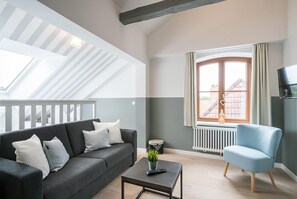 ห้องดีลักซ์ดับเบิล | ห้องนั่งเล่น | ทีวีจอแบน, ภาพยนตร์แบบจ่ายต่อเรื่อง