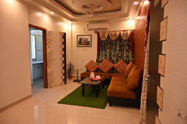 家庭套房 | 客房內保險箱、床單