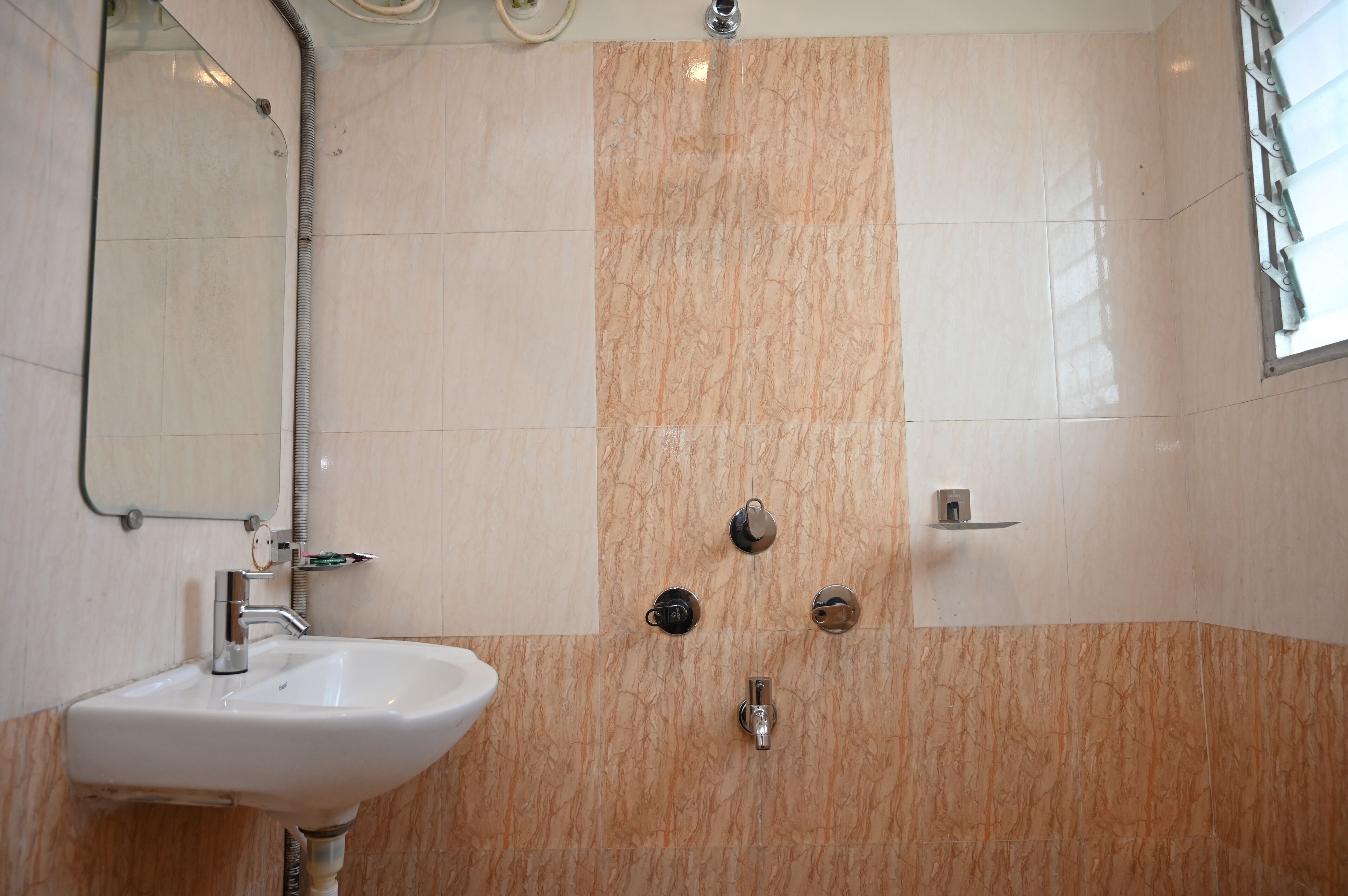 Superior-Zimmer | Badezimmer | Dusche, kostenlose Toilettenartikel, Handtücher
