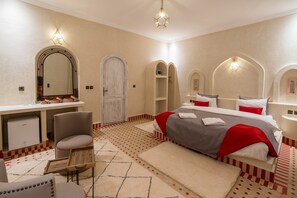 Suíte luxo | Frigobar, cofres nos quartos, escrivaninha