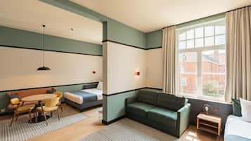 Family studio | Hypo-allergenic bedding, soundproofing, iron/ironing board