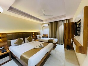 Soundproofing, WiFi (free), bed sheets - Hotel Arma Residency (Mumbai)