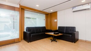Lobby - Hotel Arma Residency (Mumbai)