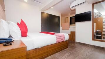 Soundproofing, free WiFi, bed sheets