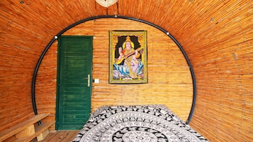 Basic Double Room | Free WiFi, bed sheets