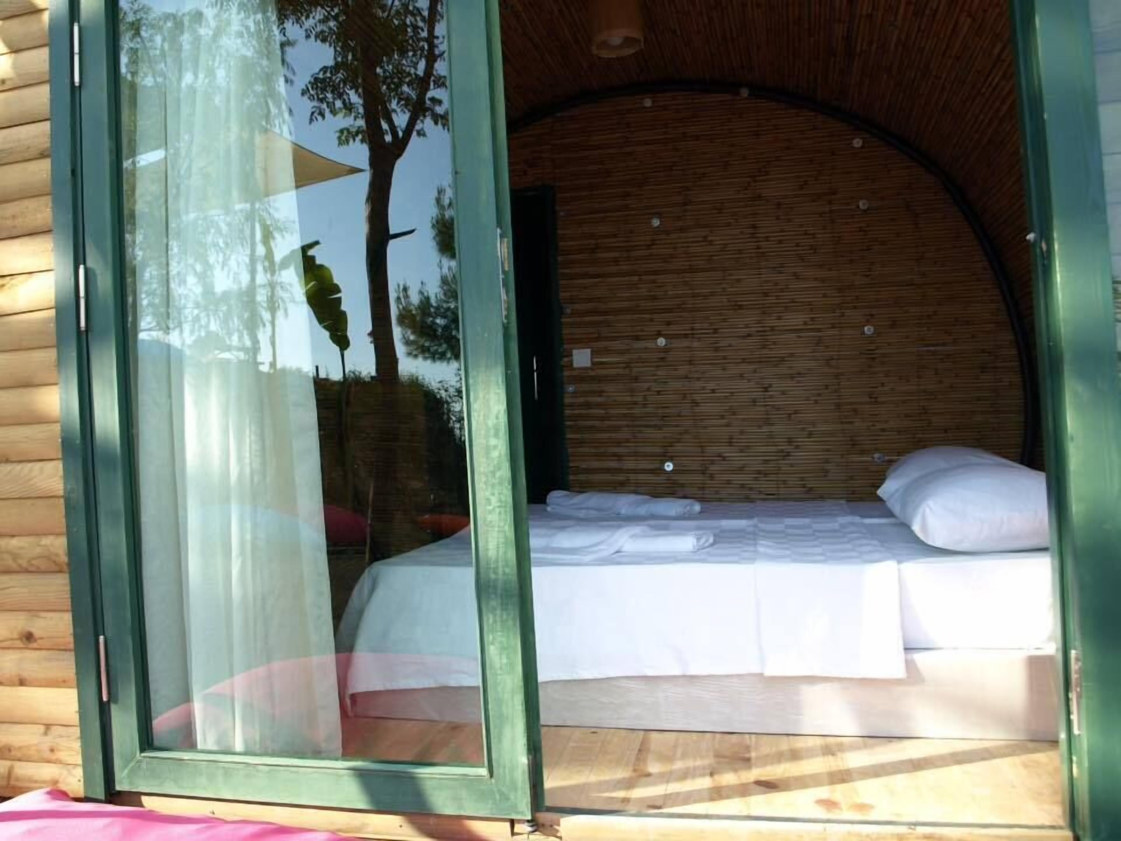 Wi-Fi gratuit, draps fournis