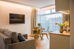 Smart TV 65 pulgadas con canales de televisión vía satélite, televisión