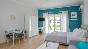 Comfort Studio | Individually decorated, individually furnished, desk, laptop workspace