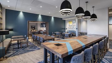 Sudah termasuk sarapan prasmanan setiap hari