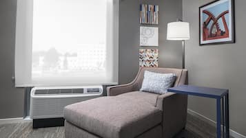 Hypo-allergenic bedding, in-room safe, desk, laptop workspace