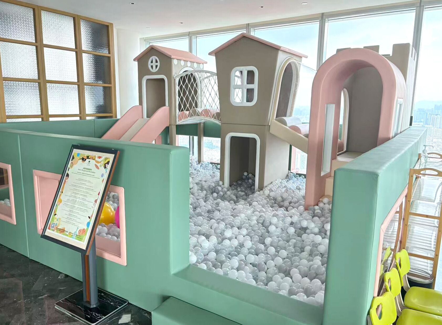 Children’s play area – indoor