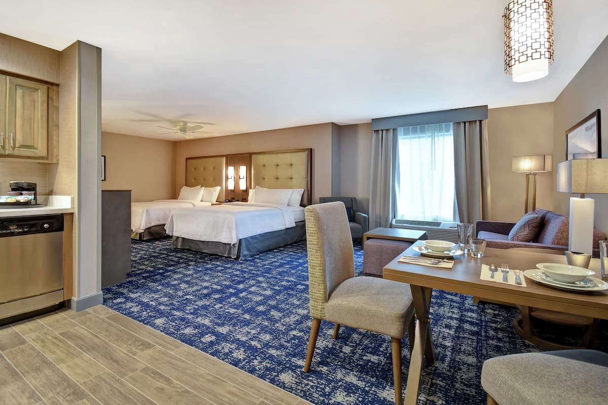 Studio, 2 Queen Beds, Non Smoking | Living area | TV
