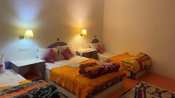 Chambre Quadruple | Ameublement personnalisé, Wi-Fi gratuit, draps fournis