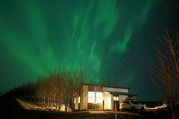 Front of property – evening/night - Klara's Farm Holidays (Rangárþing ytra)