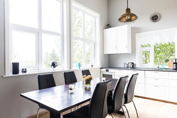 Deluxe Villa | In-room dining