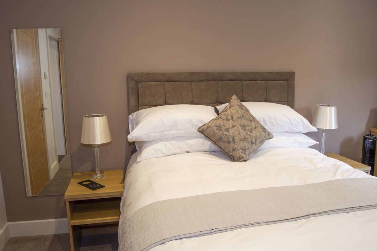 Hypo-allergenic bedding, in-room safe, individually decorated