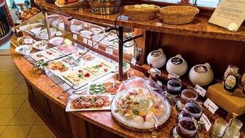 Petit déjeuner buffet compris tous les jours