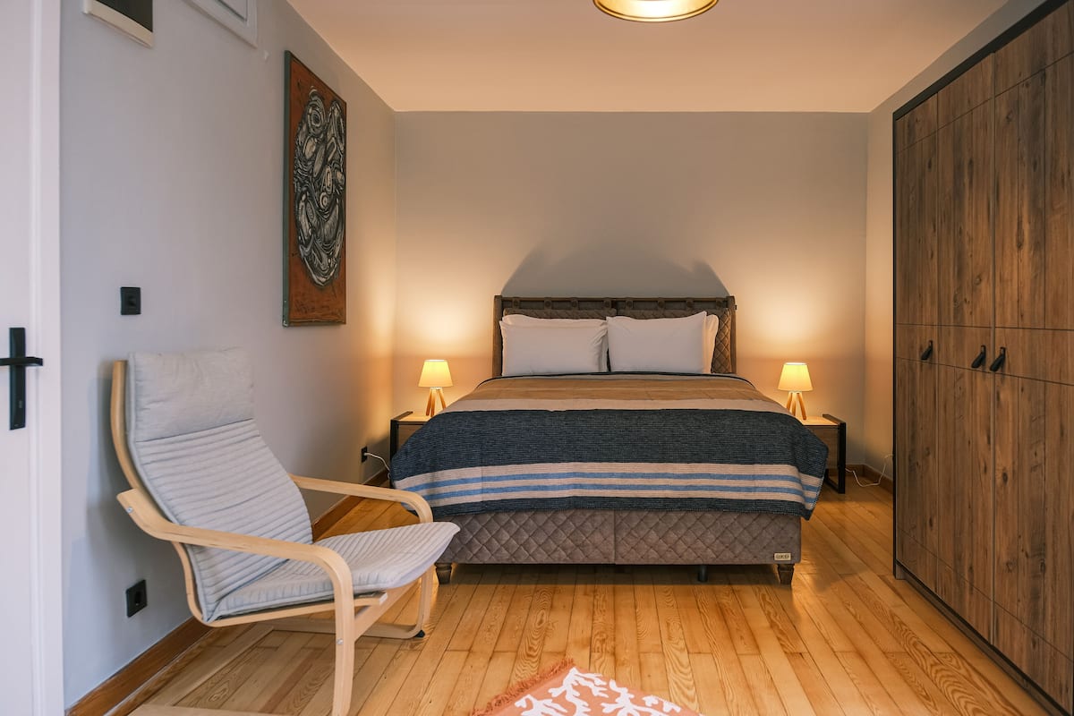 Grand Apartment | 1 bedroom, premium bedding, Select Comfort beds, in-room safe