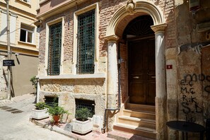 Entrée de l’hébergement