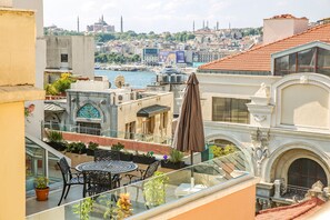 Rooftop terrace - No 8 Galata (Istanbul)