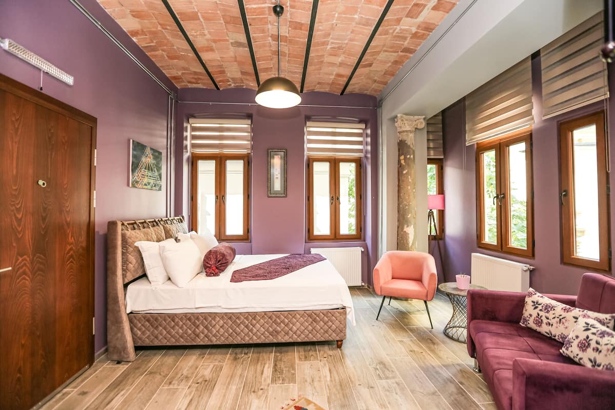 Classic Apartment, 1 Bedroom | 1 bedroom, premium bedding, Select Comfort beds, in-room safe