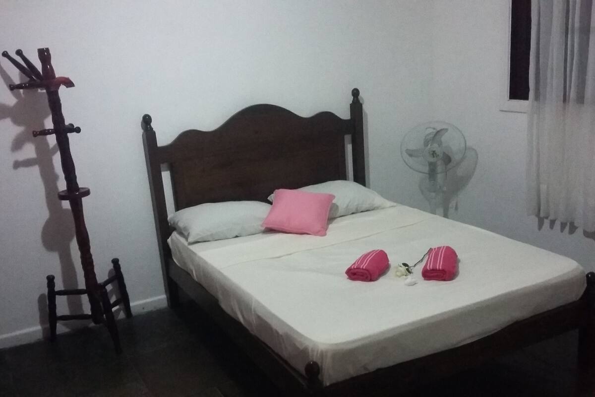 Quarto quádruplo standard ( suite 3 ) | Wi-Fi de cortesia, roupa de cama