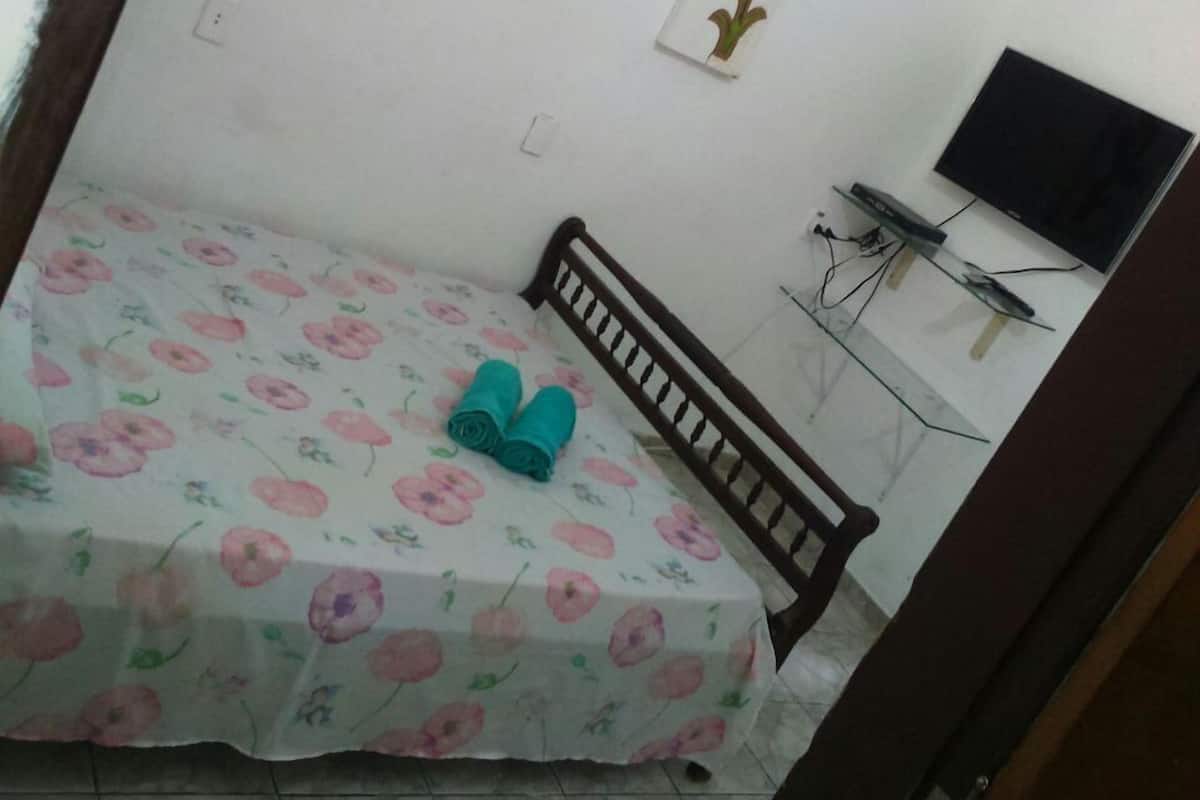 Quarto casal júnior ( suite 14 ) | Wi-Fi de cortesia, roupa de cama