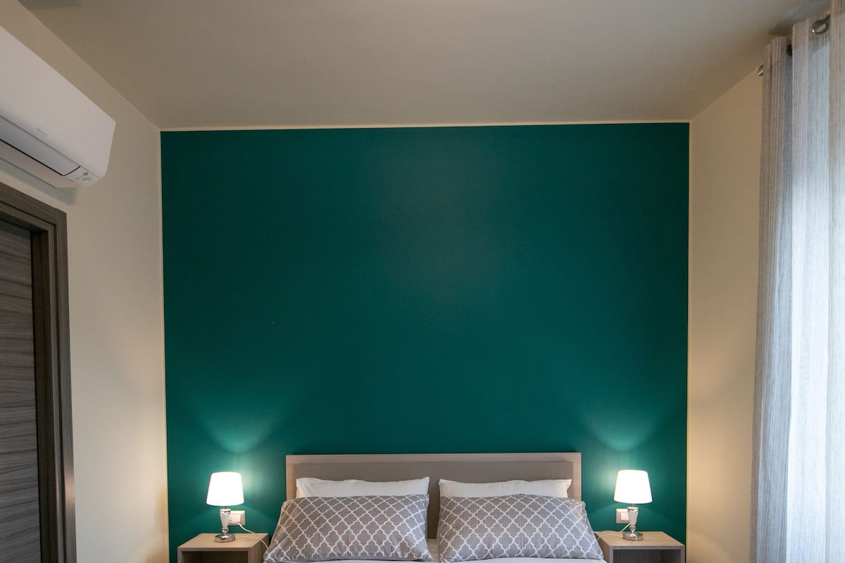 Habitación doble (Verde) | Escritorio, espacio para trabajar con laptop y insonorización