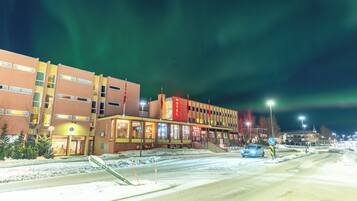 Vista frontal de la propiedad